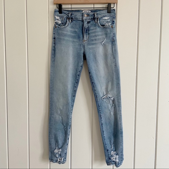 Agolde Sophie Crop Jean with Distressed Hem - Picture 2 of 16